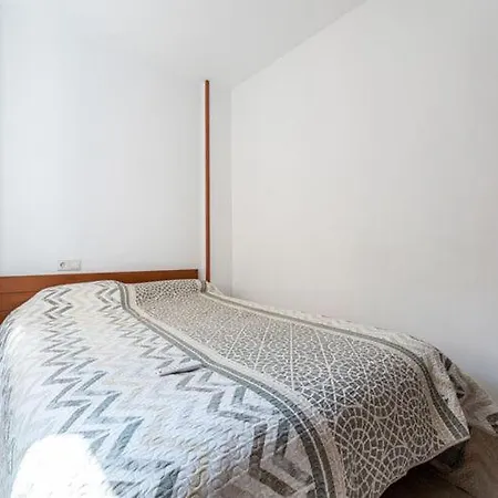 Leon 7 In Apartment Fuengirola
